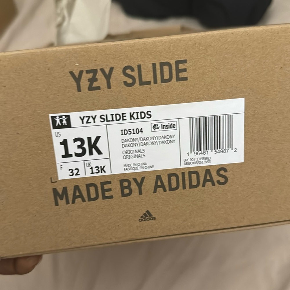 Yeezy slides for 13k or 32 kid